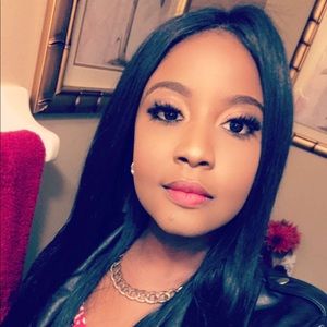 Meet your Posher, Chloe